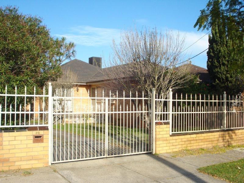 32 Ireland Road, Clayton South VIC 3169