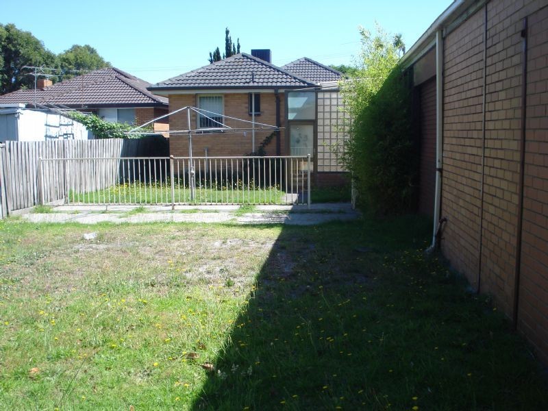 32 Ireland Road, Clayton South VIC 3169