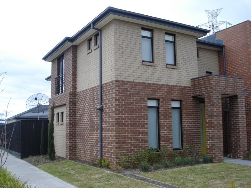 8 Evergreen Boulevard, Clayton South VIC 3169