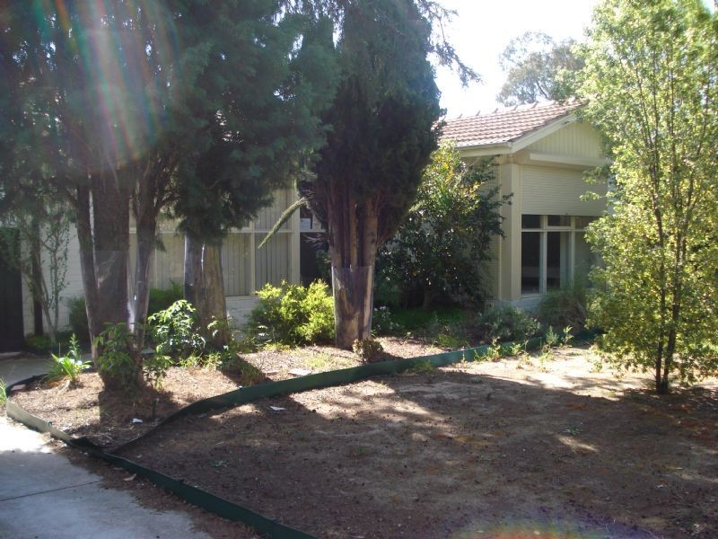 5 Risdon Drive, Notting Hill VIC 3168