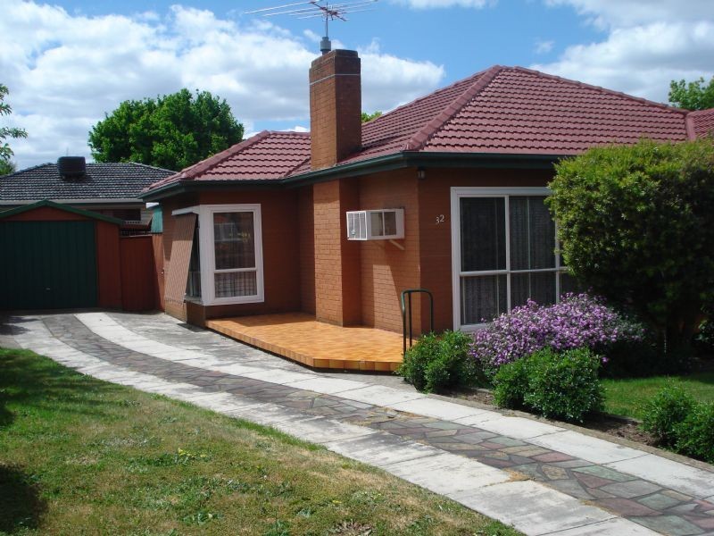 32 Arunta Crescent, Clayton South VIC 3169