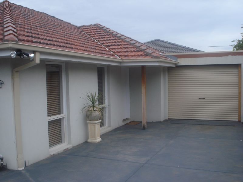 2/70 Harlington Street, Clayton VIC 3168