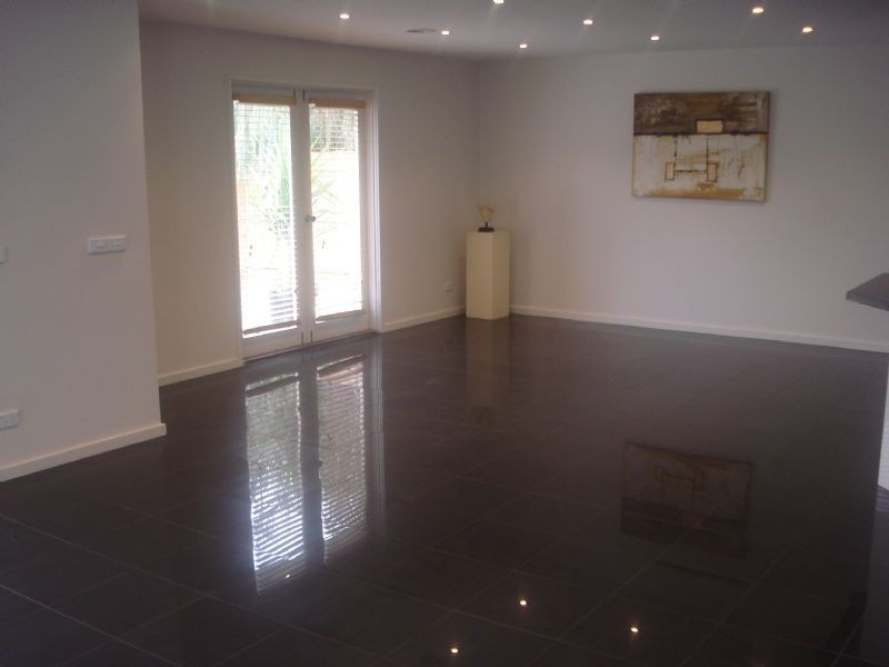 2/70 Harlington Street, Clayton VIC 3168