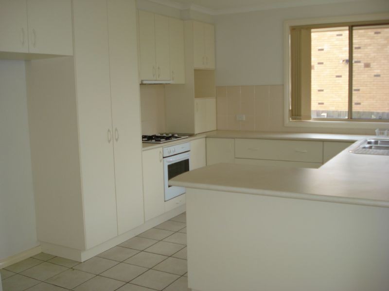 2/8 Manatunga Street, Clayton VIC 3168