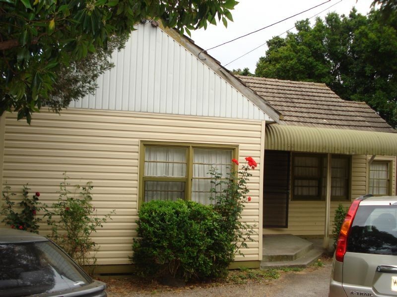 35 Glenbrook Ave, Clayton VIC 3168