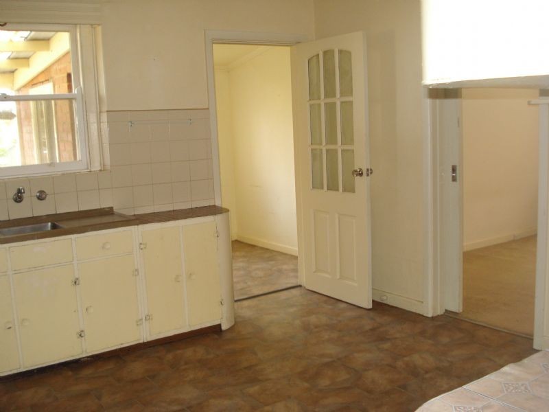 11 Banksia Street, Clayton VIC 3168