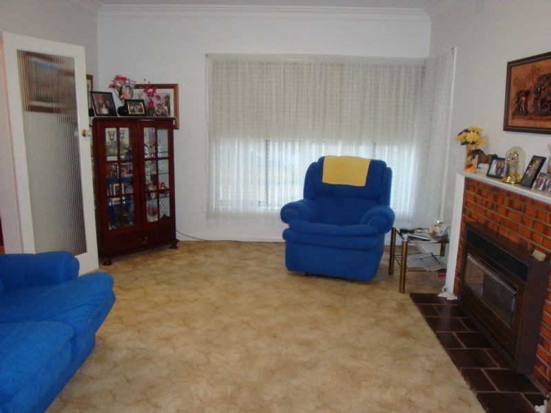 7 Merlyn Ave, Clayton South VIC 3169