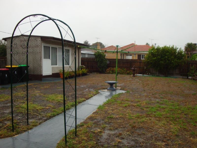 7 Merlyn Ave, Clayton South VIC 3169