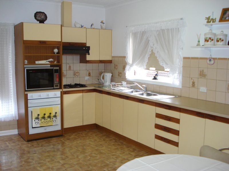 7 Merlyn Avenue, Clayton South VIC 3169