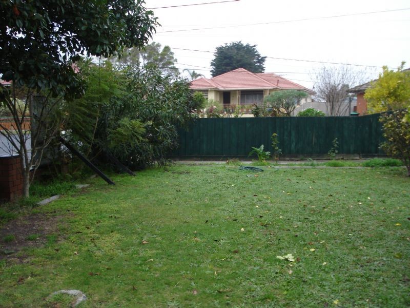 24 Simon Street, Clayton South VIC 3169