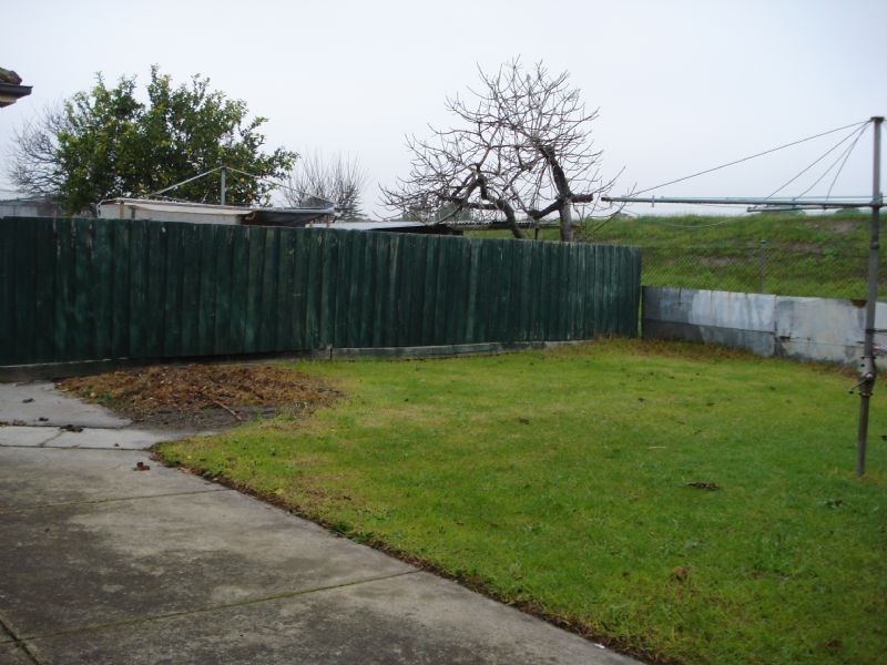 24 Simon Street, Clayton South VIC 3169