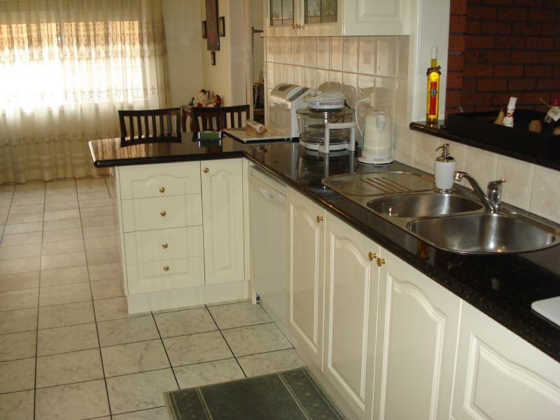 33 Glencannon Crescent, Clayton South VIC 3169