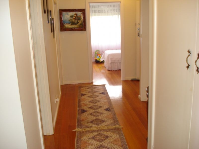 33 Glencannon Crescent, Clayton South VIC 3169