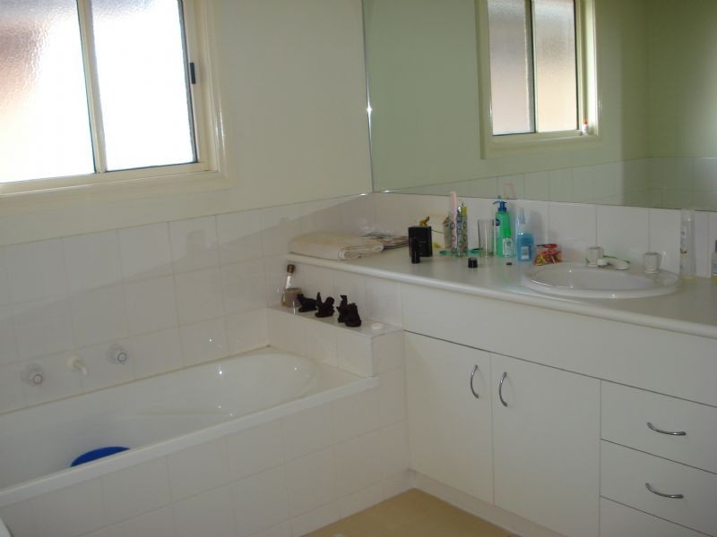 2/23 Panorama Street, Clayton VIC 3168