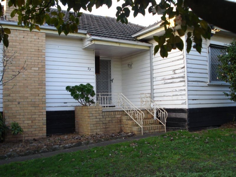 27 EDINBURGH STREET, Clayton VIC 3168