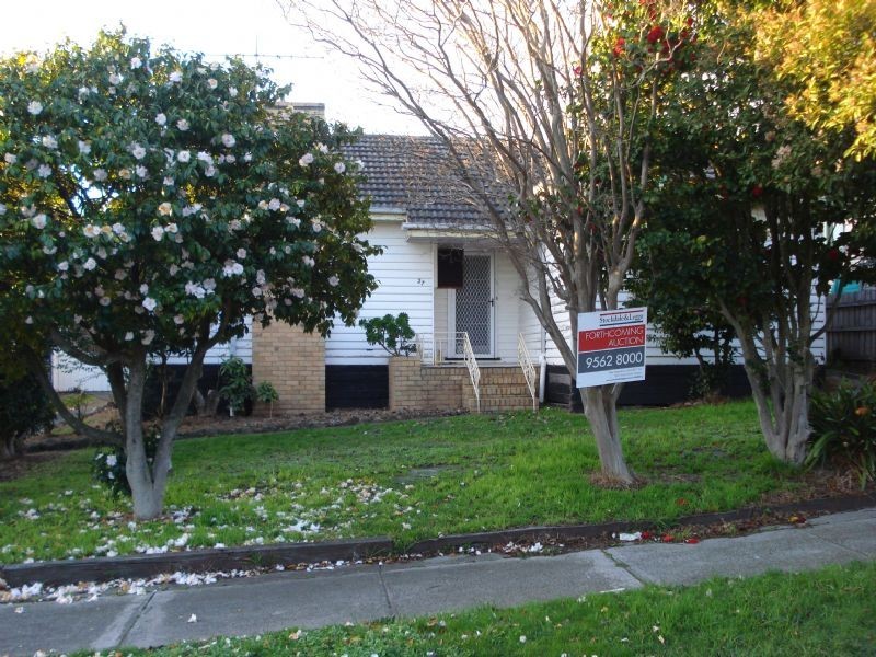 27 EDINBURGH STREET, Clayton VIC 3168