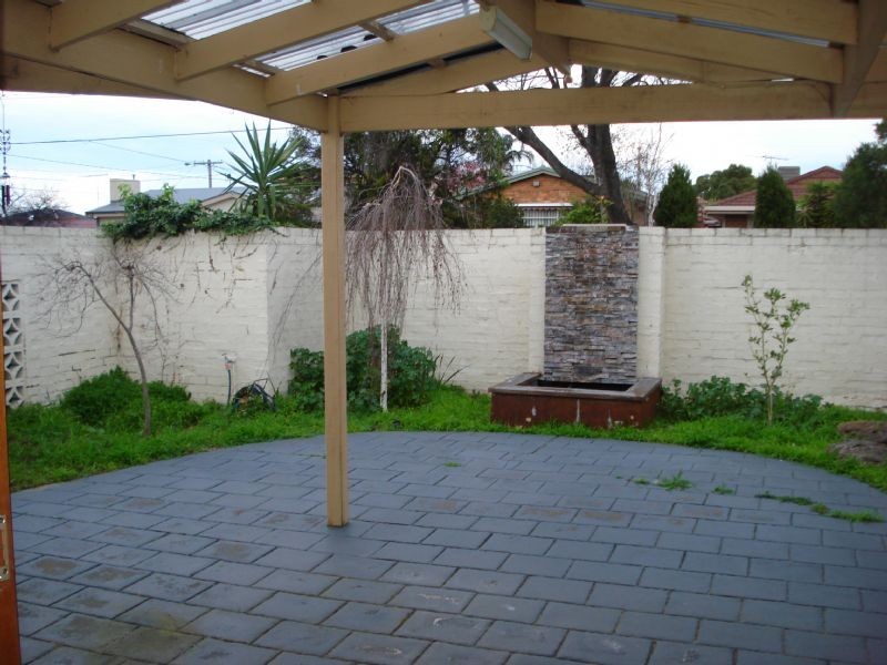 1/13 Huntingdon Road, Bentleigh East VIC 3165
