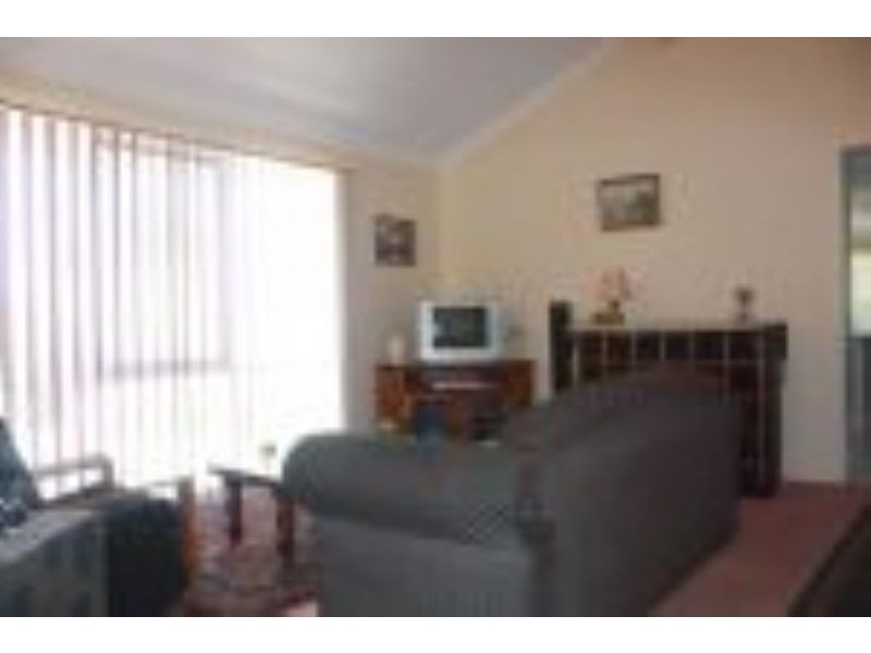 2 VELLA COURT, Springvale South VIC 3172