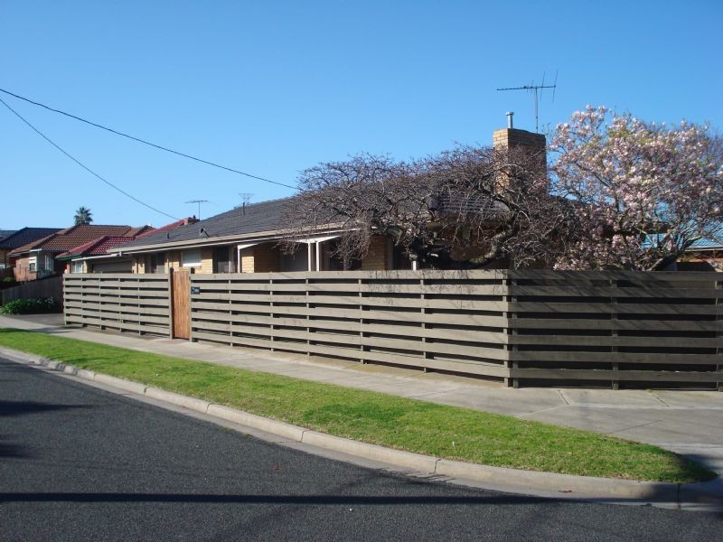 10 Glencannon Crescent, Clayton South VIC 3169