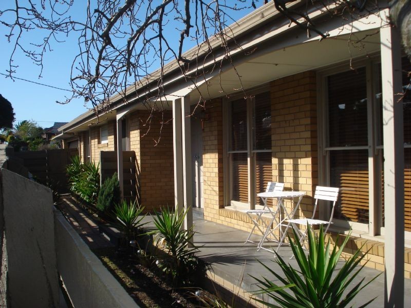 10 Glencannon Crescent, Clayton South VIC 3169