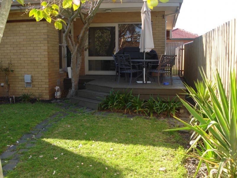 10 Glencannon Crescent, Clayton South VIC 3169