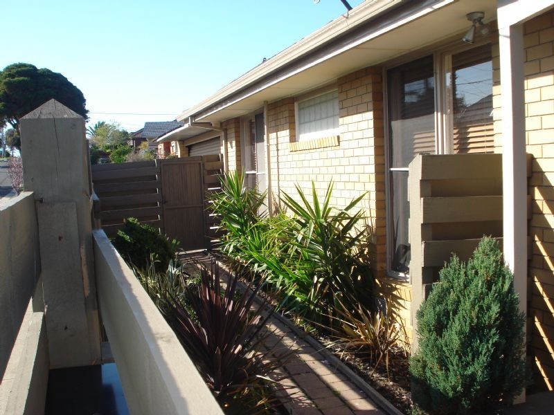 10 Glencannon Crescent, Clayton South VIC 3169