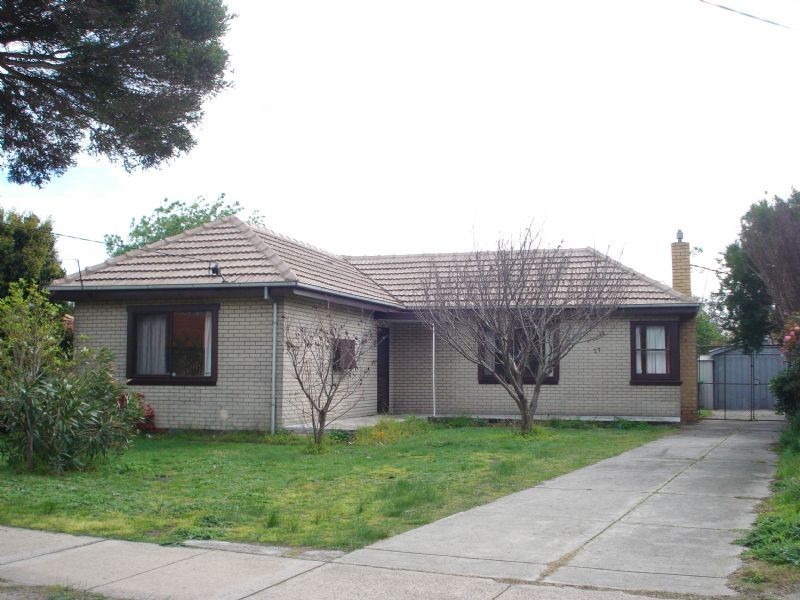 27 Newport Road, Clayton South VIC 3169