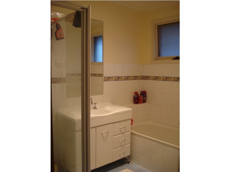 8 Rosewall Place, Clayton South VIC 3169