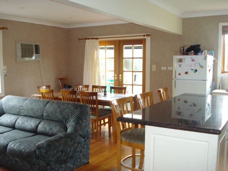 32 Bevan Avenue, Clayton South VIC 3169