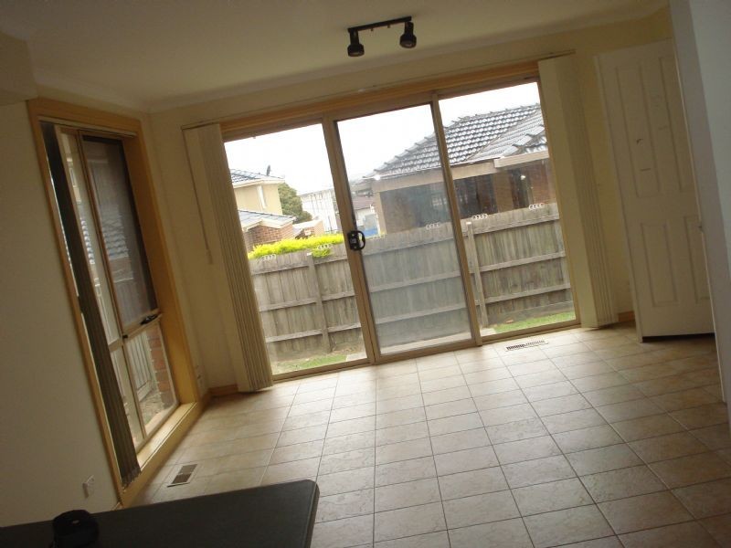 2/6 Irwin Street, Clayton VIC 3168