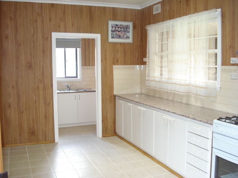 27 Newport Road, Clayton South VIC 3169