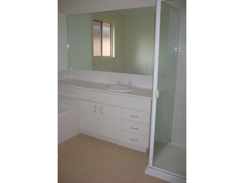 2/23 Panorama Street, Clayton VIC 3168