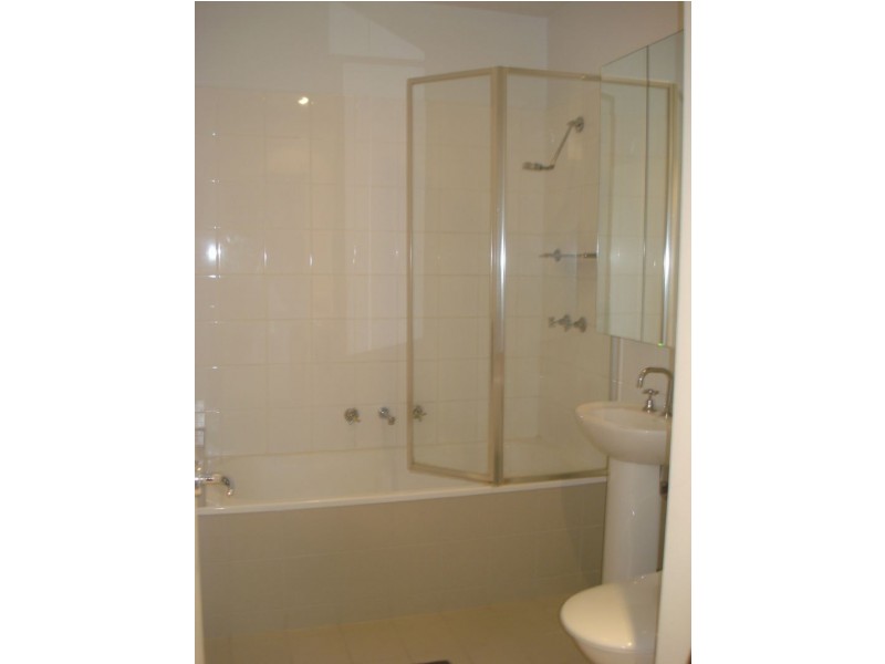 31/1 Greenfield Drive, Clayton VIC 3168