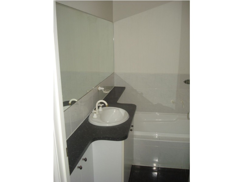 4/21-23 Robinson Street, Clayton VIC 3168