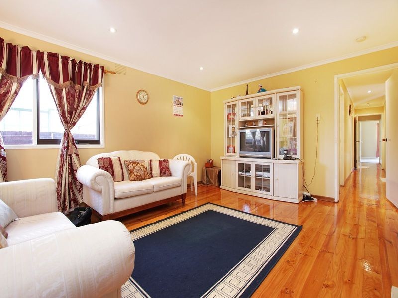 19 Hunt Crescent, Clarinda VIC 3169