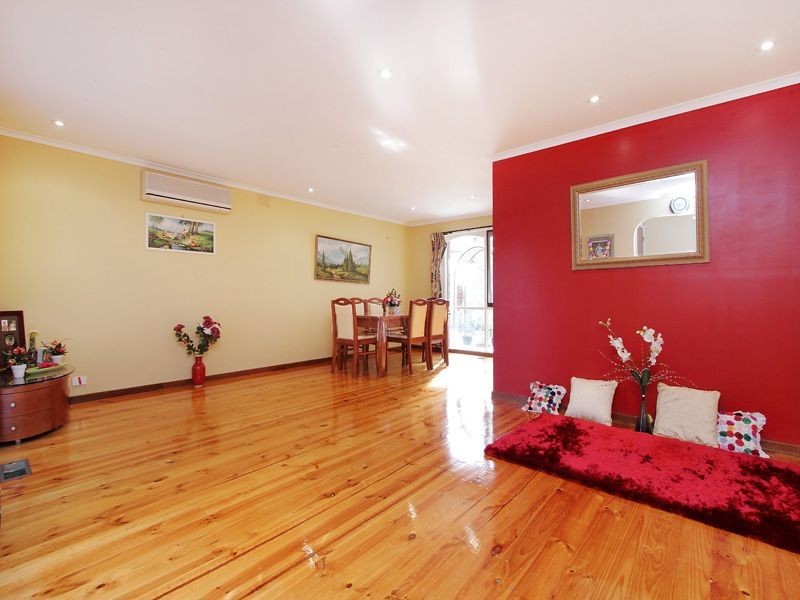 19 Hunt Crescent, Clarinda VIC 3169