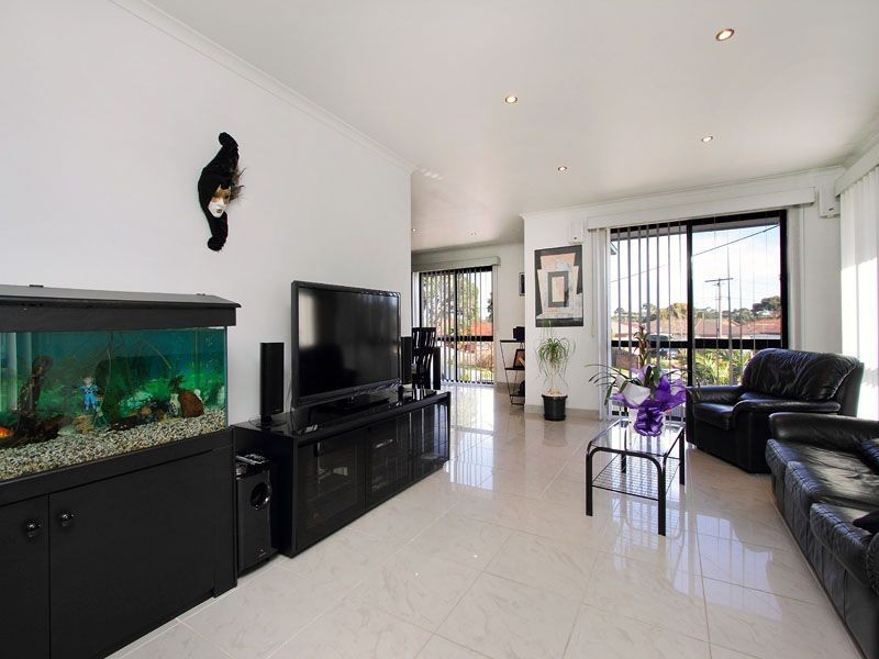 9 Miranda Close, Clayton South VIC 3169