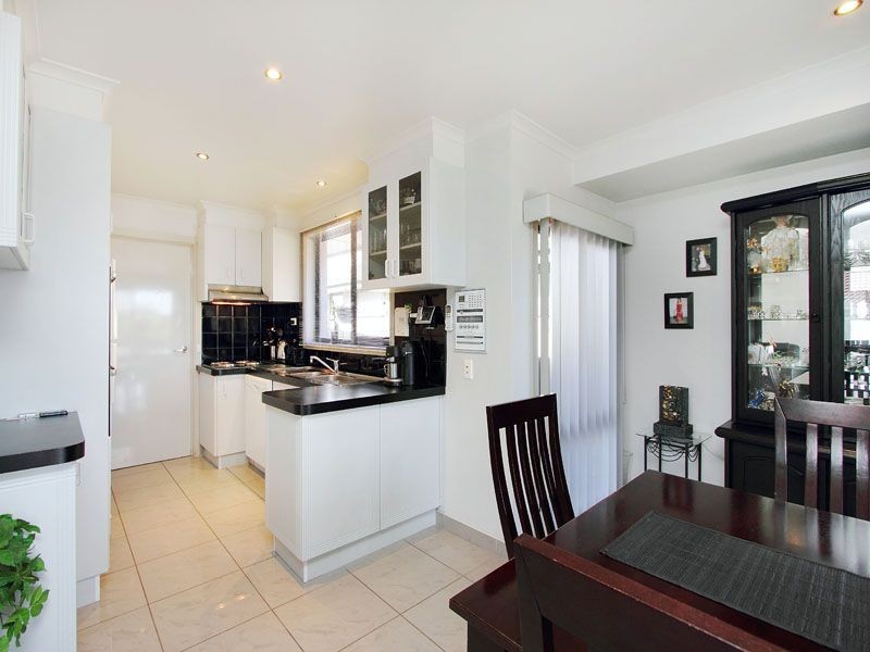 9 Miranda Close, Clayton South VIC 3169