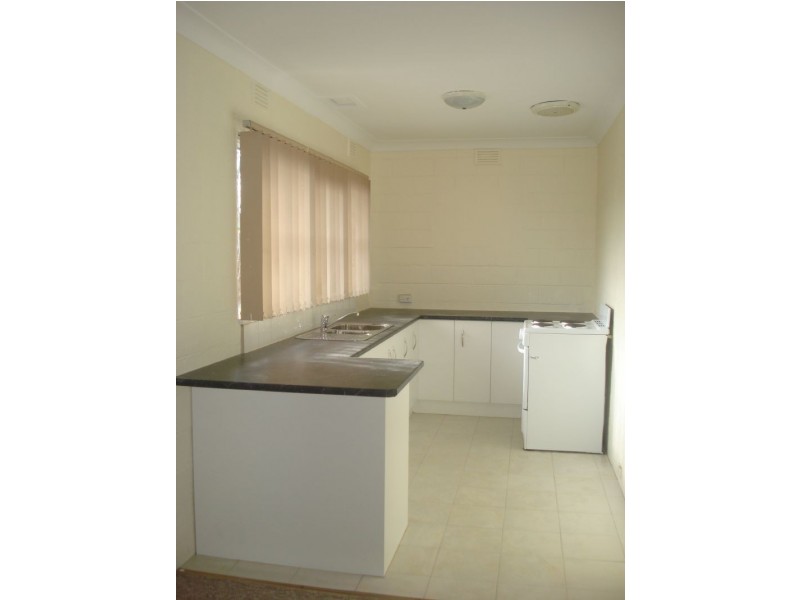 1/9 Melosa Avenue, Clayton South VIC 3169