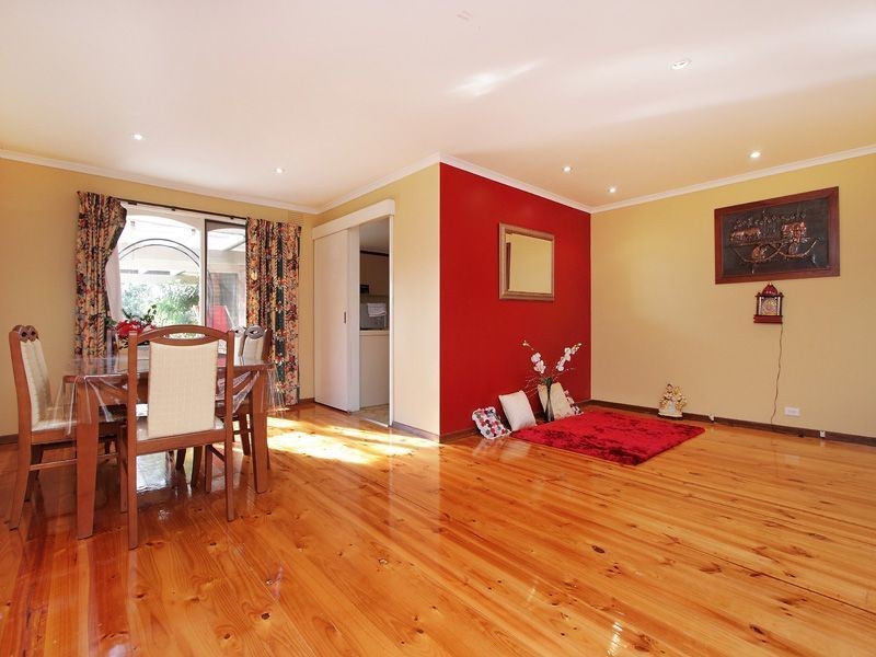 19 Hunt Crescent, Clarinda VIC 3169