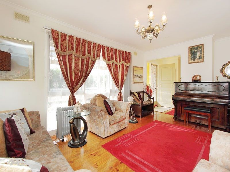 53 Glenelg Drive, Clayton South VIC 3169