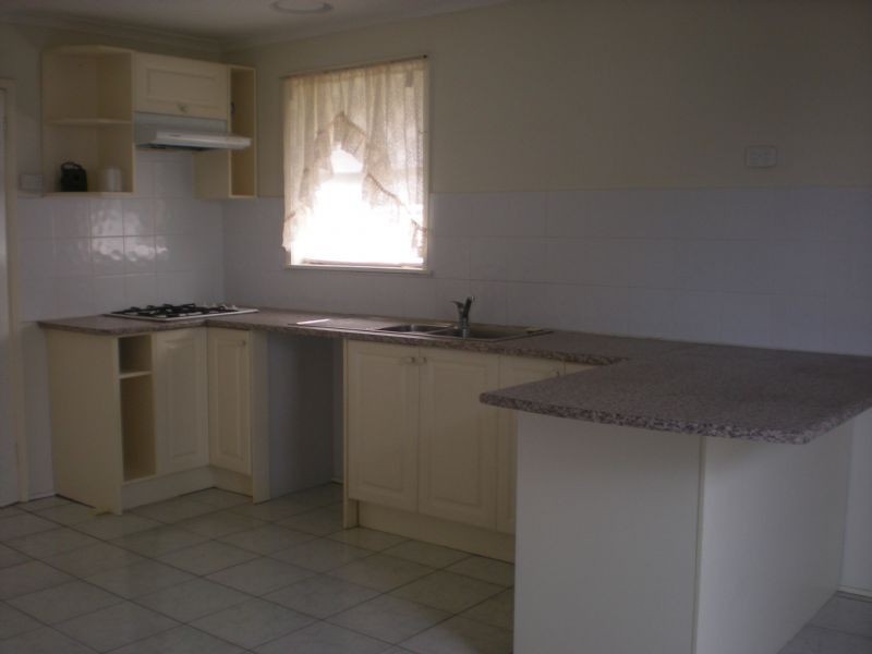 41 Laurina Crescent, Frankston North VIC 3200