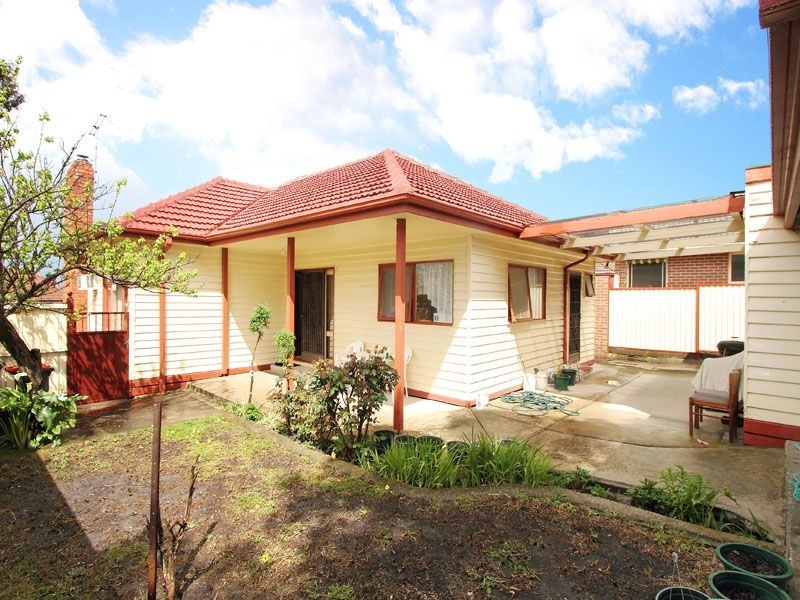 51 Harlington Street, Clayton VIC 3168