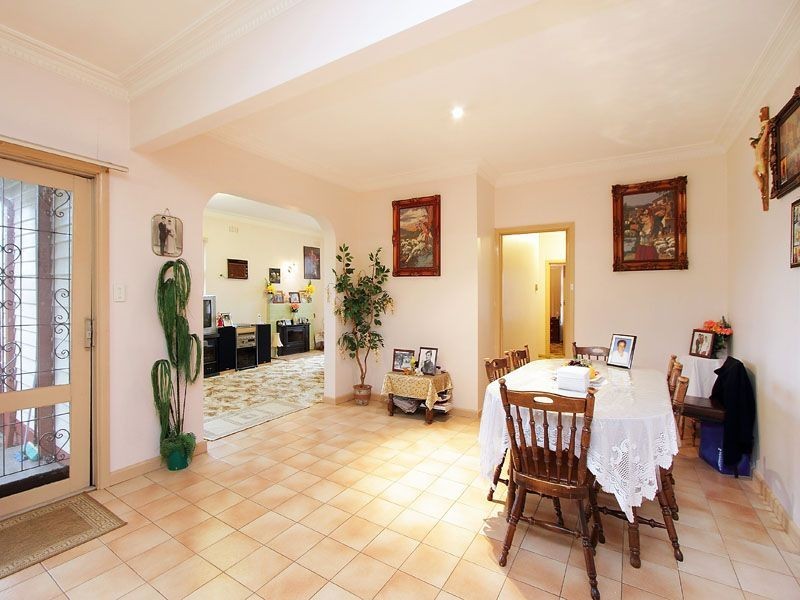 51 Harlington Street, Clayton VIC 3168