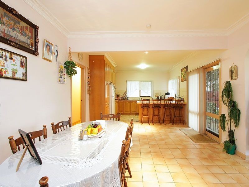 51 Harlington Street, Clayton VIC 3168