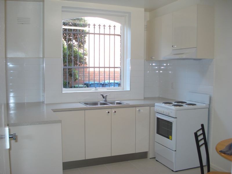 2/6 St James Avenue, Springvale VIC 3171