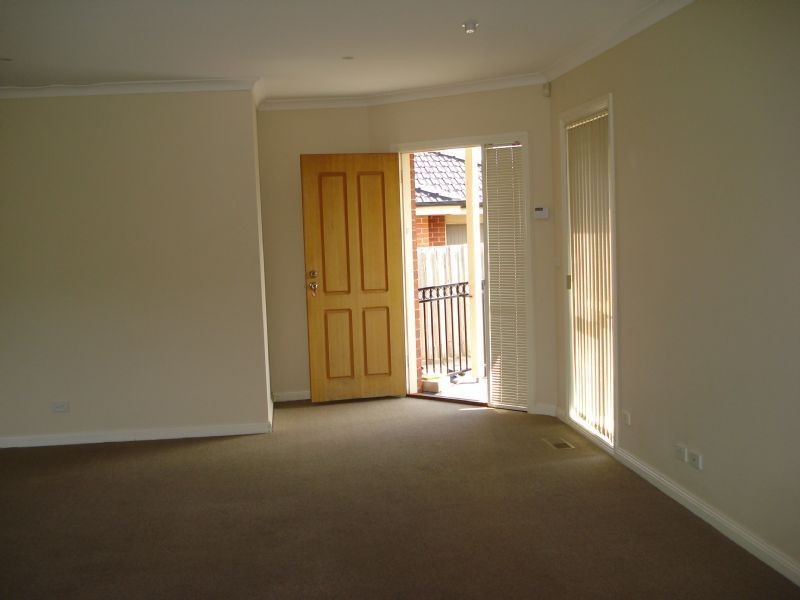 2/9 Fortuna Street, Clayton VIC 3168