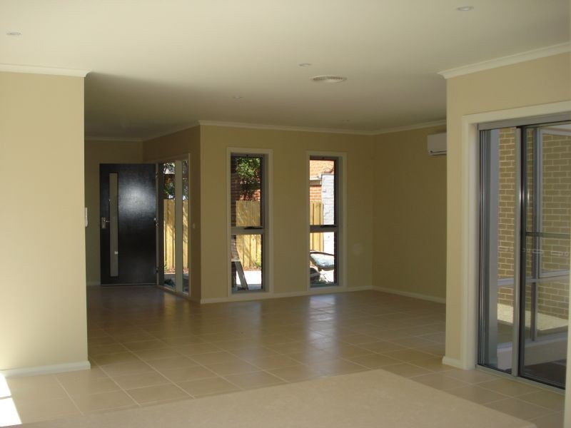 2/30 Andrew Street, Oakleigh VIC 3166