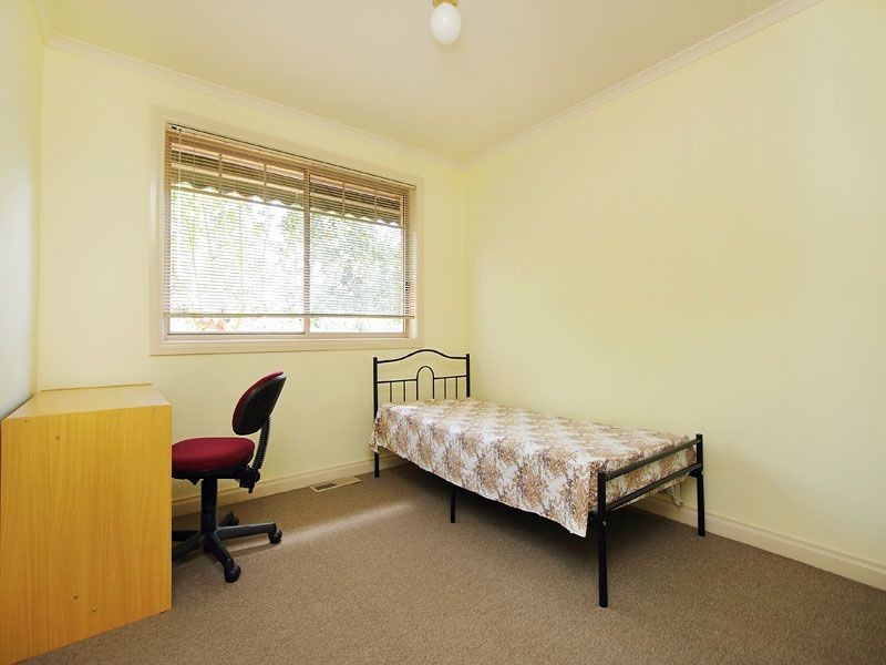 2/1 Beleura Grove, Clayton VIC 3168