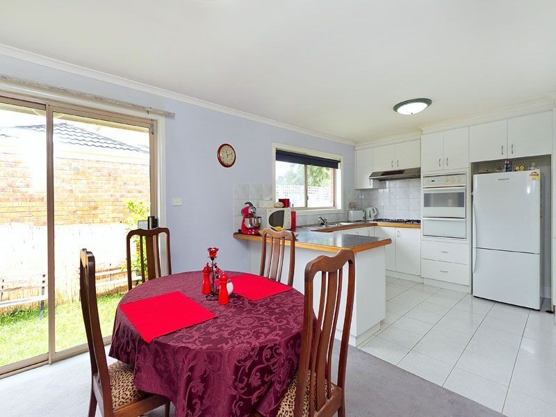 2/18 Thompson Street, Clayton VIC 3168